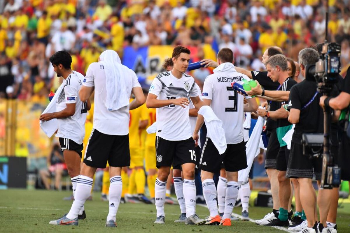 GERMANIA U21 - ROMÂNIA U21 // FOTO Cum au luptat jucătorii celor două echipe cu canicula în pauzele de hidratare