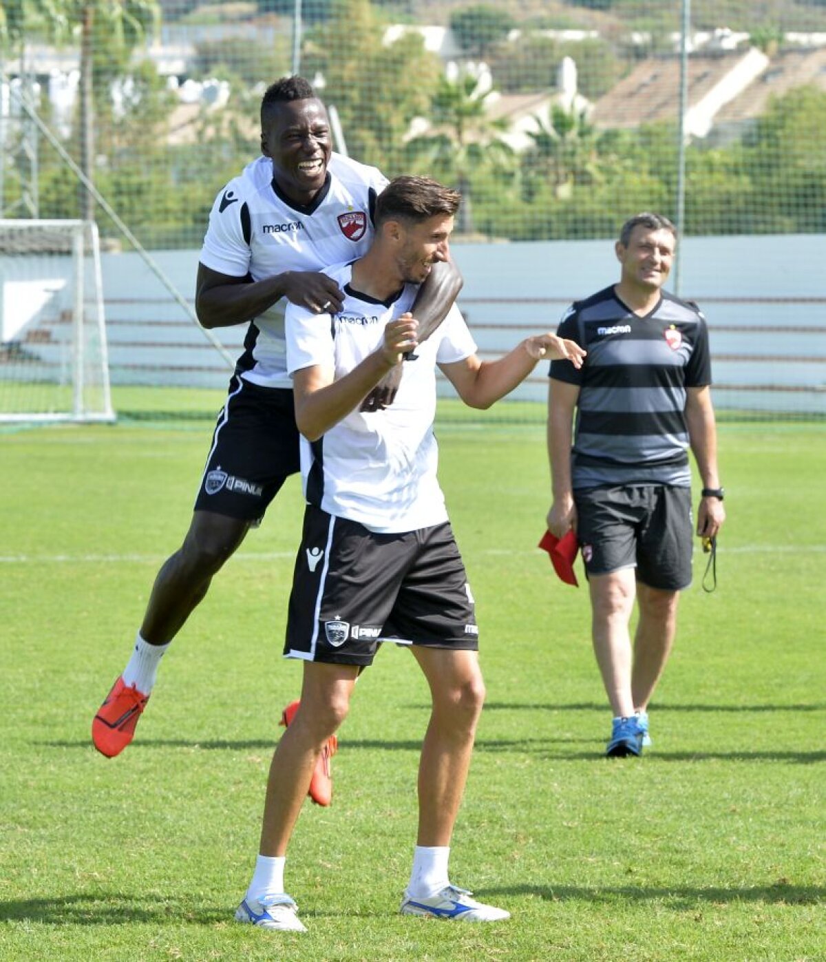 Dinamo - FC Bruno's Magpies 6-1 // FOTO Slavko Perovic și Andreas Mihaiu, surprizele lui Eugen Neagoe! „Câinii” au luat gol de la o nou-înființată din Gibraltar