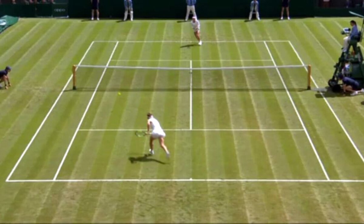 SIMONA HALEP - ALIAKSANDRA SASNOVICH // FOTO Ce se întâmplă la Wimbledon? Iarba arată teribil încă din primul meci