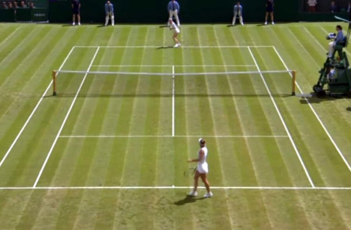 SIMONA HALEP - ALIAKSANDRA SASNOVICH // FOTO Ce se întâmplă la Wimbledon? Iarba arată teribil încă din primul meci