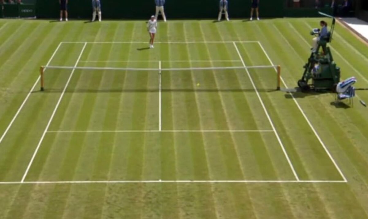 SIMONA HALEP - ALIAKSANDRA SASNOVICH // FOTO Ce se întâmplă la Wimbledon? Iarba arată teribil încă din primul meci