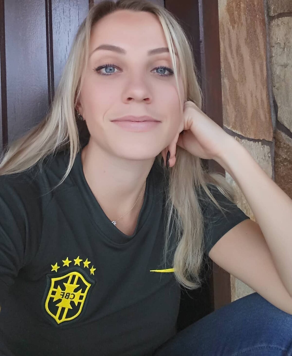 VIDEO+FOTO Fernanda Colombo, arbitra din Brazilia devenită celebră pentru un gest amuzant, dezvăluie o oroare: „Mi-a propus 7.000 de dolari să mă întâlnesc cu un client”