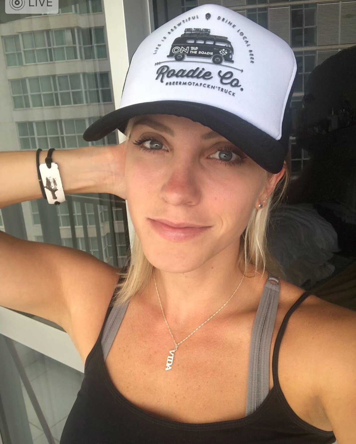 VIDEO+FOTO Fernanda Colombo, arbitra din Brazilia devenită celebră pentru un gest amuzant, dezvăluie o oroare: „Mi-a propus 7.000 de dolari să mă întâlnesc cu un client”