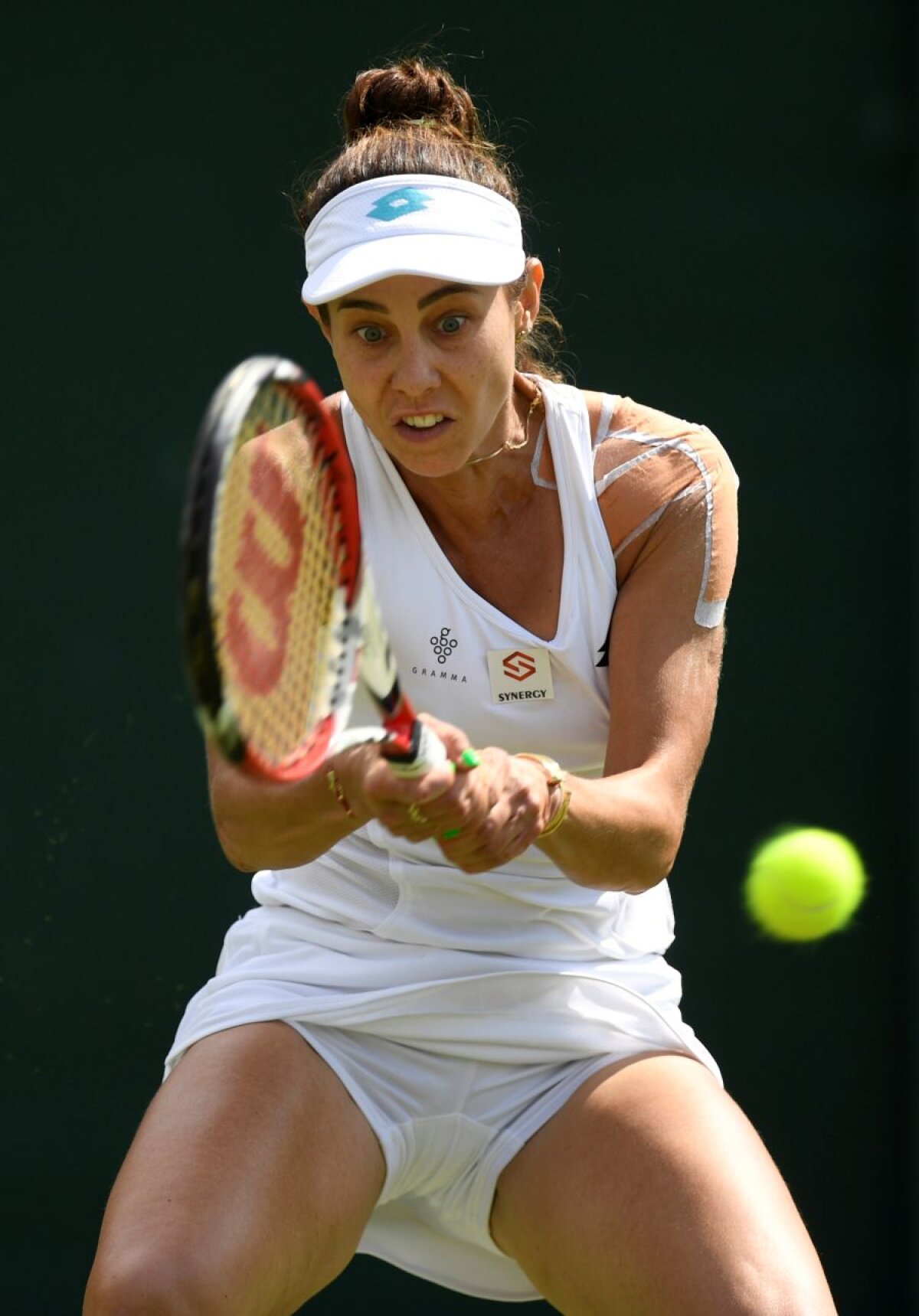 SIMONA HALEP - MIHAELA BUZĂRNESCU 6-3, 4-6, 6-2 // Halep, victorie muncită în duelul românesc de la Wimbledon! Joacă mai departe cu Victoria Azarenka