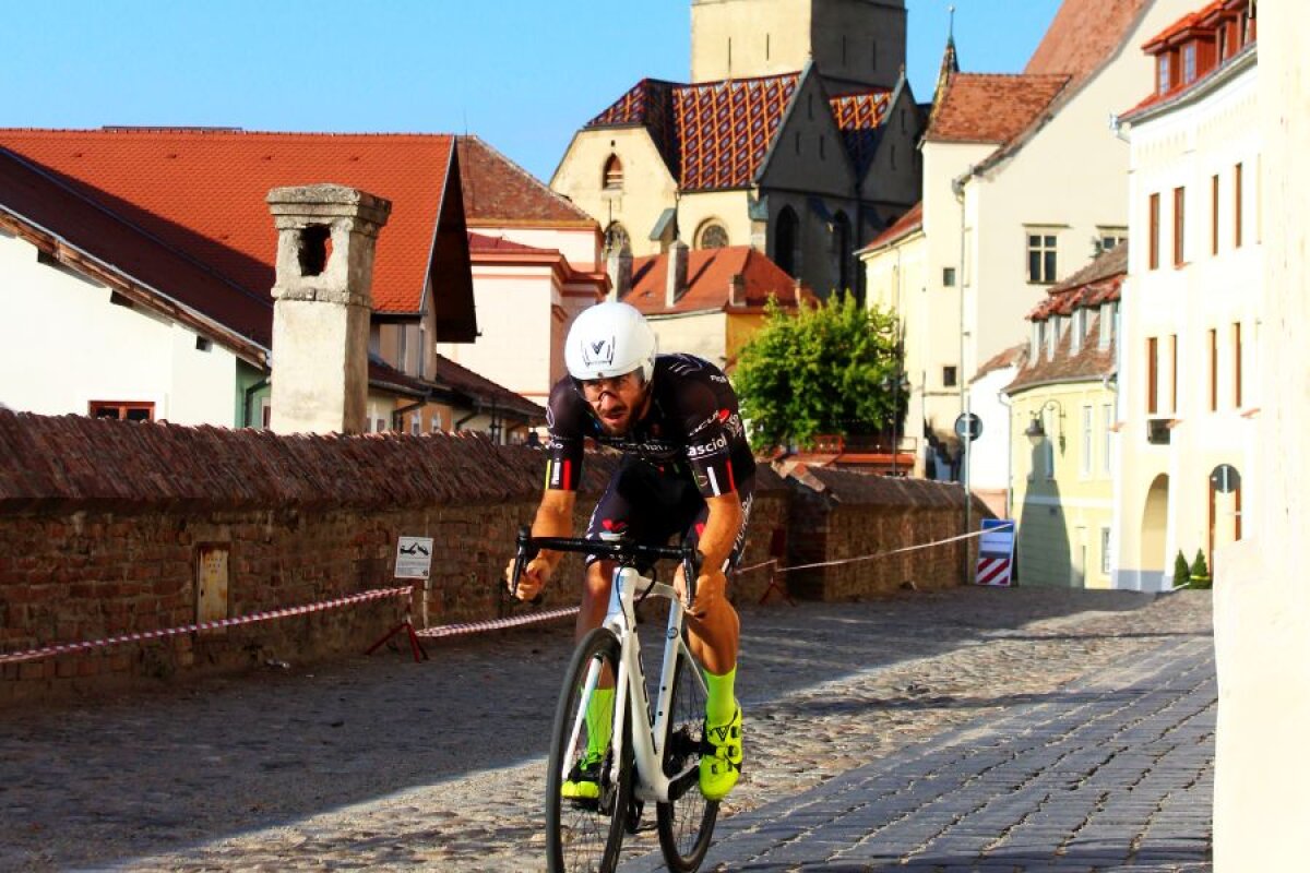 TURUL CICLIST AL SIBIULUI // Victorie olandeză în Prolog: Ivar Slik, cel mai bun timp pe străduțele din centrul istoric al Sibiului