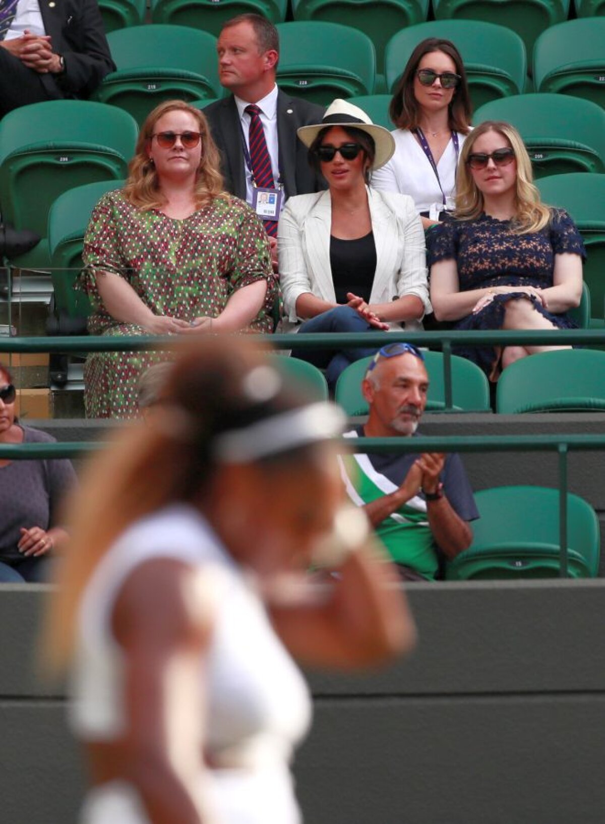 Serena Williams - Kaja Juvan 6-2, 2-6, 6-4 // FOTO Meghan Markle a susținut-o din tribune pe americană » Apariție-surpriză a ducesei de Sussex la Wimbledon