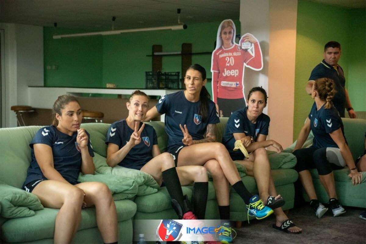 GALERIE FOTO SCM Rm. Vâlcea s-a reunit azi: jucătoarele au primit câte o mașină! Lotul campioanei + programul pentru perioada următoare