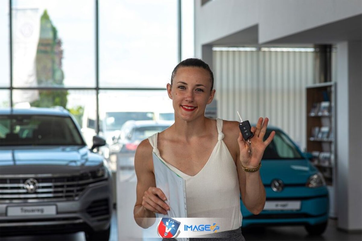 GALERIE FOTO SCM Rm. Vâlcea s-a reunit azi: jucătoarele au primit câte o mașină! Lotul campioanei + programul pentru perioada următoare