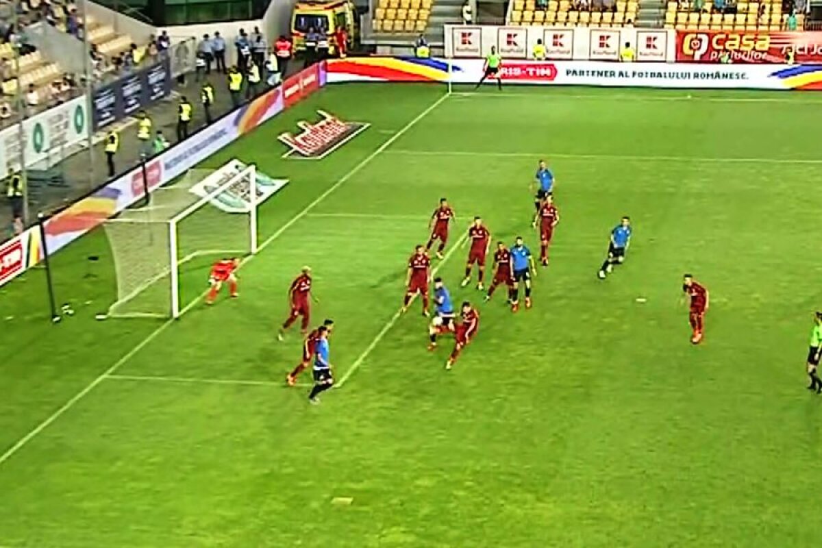 CFR CLUJ - VIITORUL 0-1 // VIDEO+FOTO Faza care putea decide Supercupa! Sebastian Colțescu a lăsat jocul să continue după un henț în careu