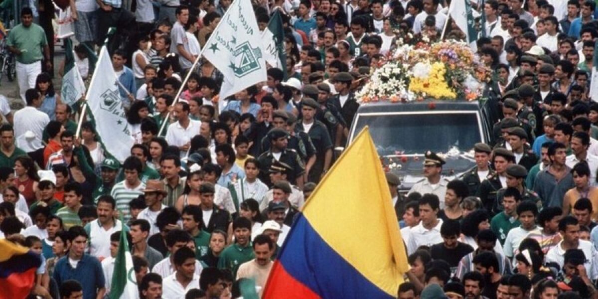25 de ani de la momentul care a șocat fotbalul: asasinarea lui Andres Escobar! 6 gloanțe în cap de la cartel pentru fostul adversar al României!