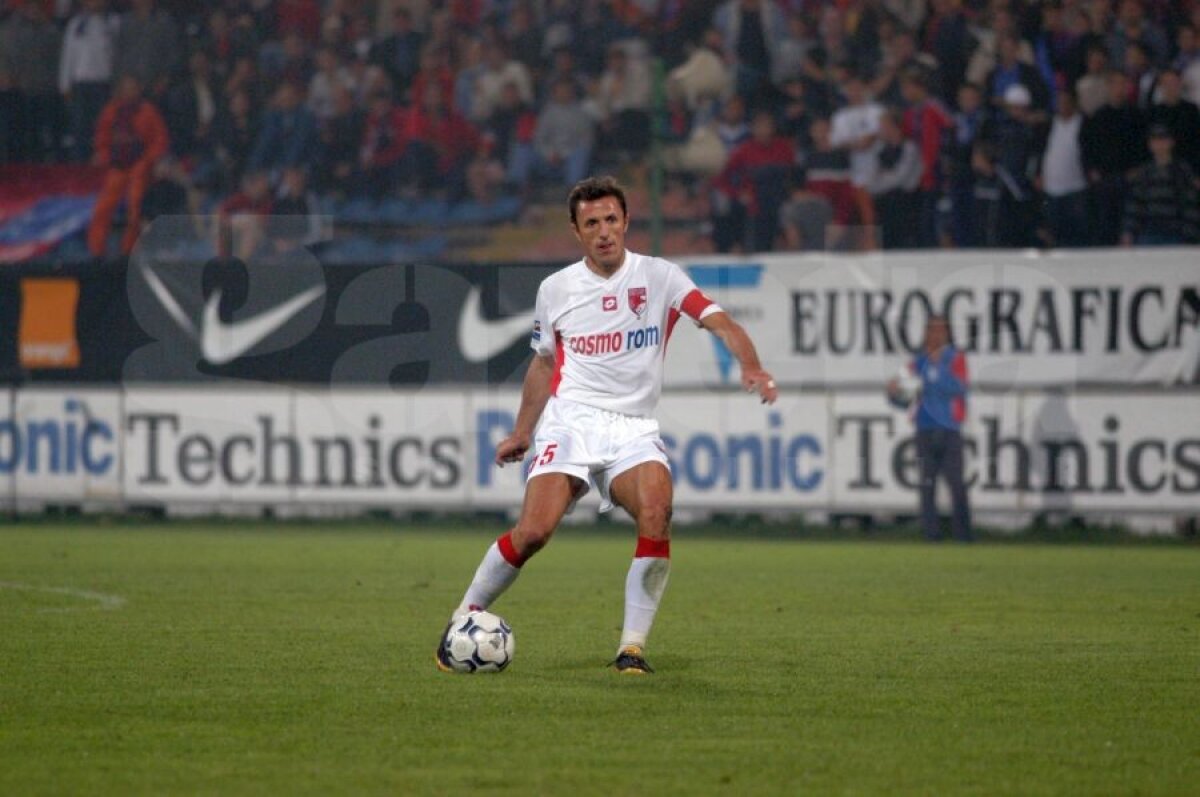 CSA STEAUA ARE PALMARESUL // GALERIE FOTO Cum a arătat ultimul Steaua - Dinamo: Cosmin Olăroiu pe banca roș-albaștrilor + cât s-a terminat primul Dinamo - FCSB