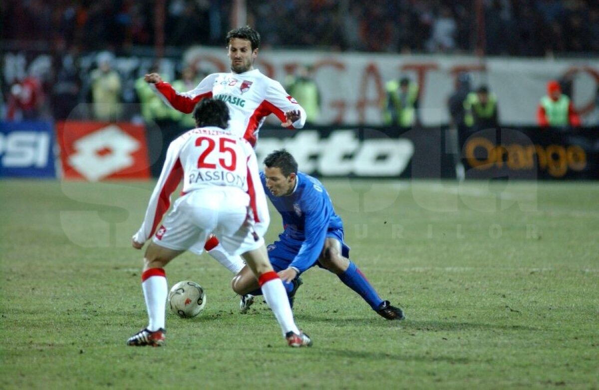 CSA STEAUA ARE PALMARESUL // GALERIE FOTO Cum a arătat ultimul Steaua - Dinamo: Cosmin Olăroiu pe banca roș-albaștrilor + cât s-a terminat primul Dinamo - FCSB