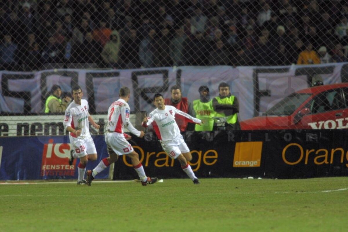 CSA STEAUA ARE PALMARESUL // GALERIE FOTO Cum a arătat ultimul Steaua - Dinamo: Cosmin Olăroiu pe banca roș-albaștrilor + cât s-a terminat primul Dinamo - FCSB