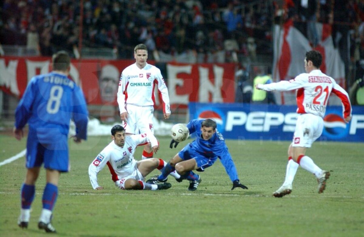 CSA STEAUA ARE PALMARESUL // GALERIE FOTO Cum a arătat ultimul Steaua - Dinamo: Cosmin Olăroiu pe banca roș-albaștrilor + cât s-a terminat primul Dinamo - FCSB