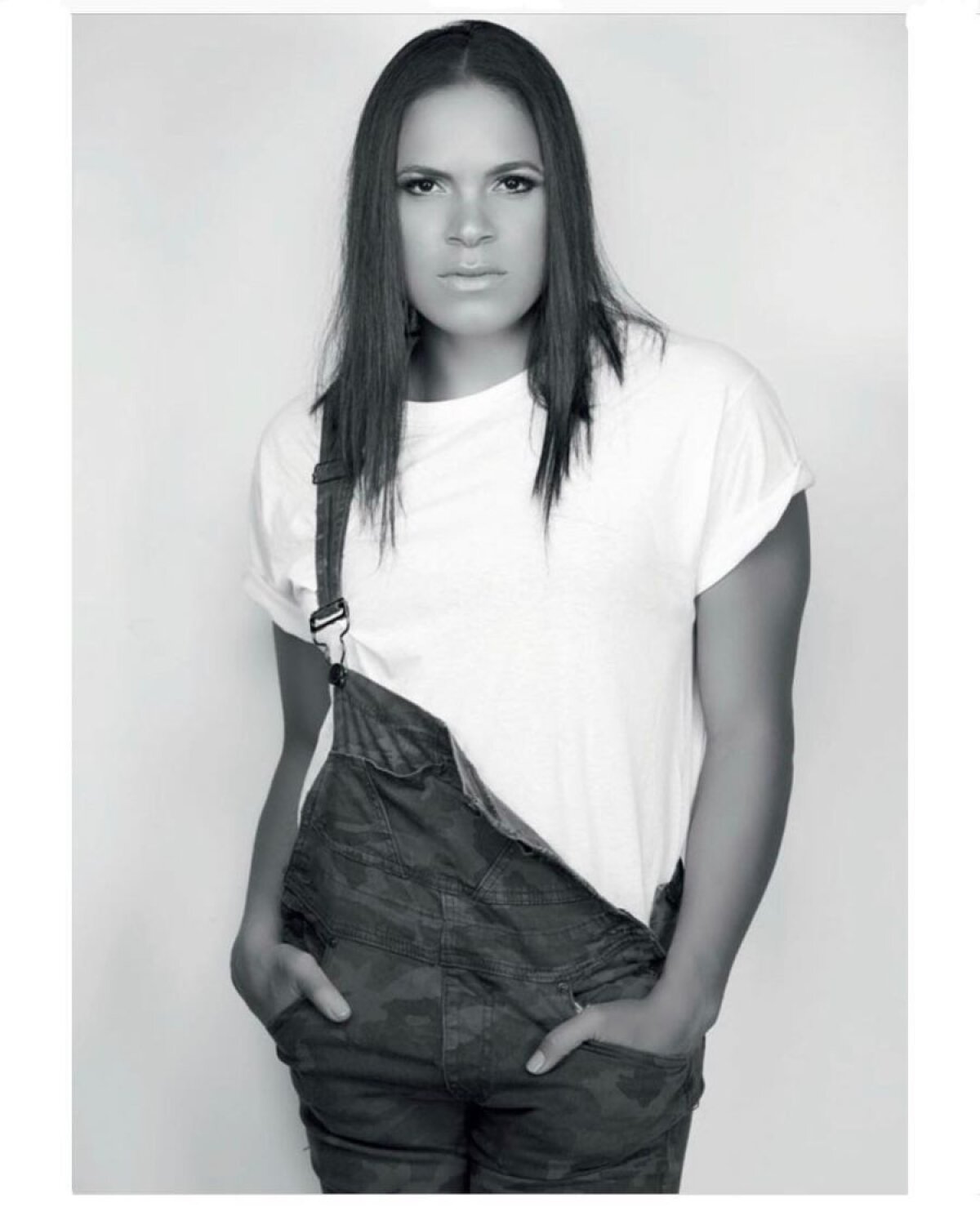 GALERIE FOTO // Cea mai de temut luptătoare din UFC a pozat goală după ultima victorie