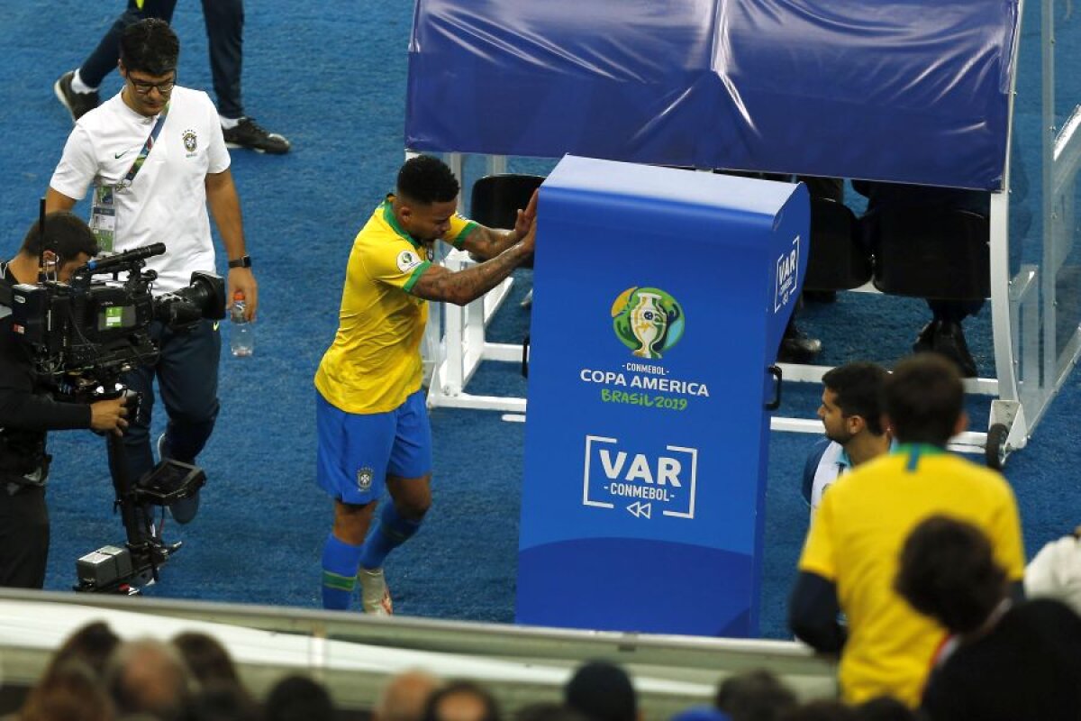 COPA AMERICA 2019 / VIDEO+FOTO Gabriel Jesus, nervos, a dărâmat monitoarele VAR! Momentul urât al finalei