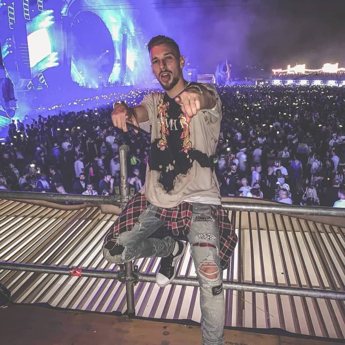 FOTO+VIDEO // Cât swag are George Pușcaș! Cum l-a filmat prietenul Ionuț Radu + cât costă bolidul portarului român