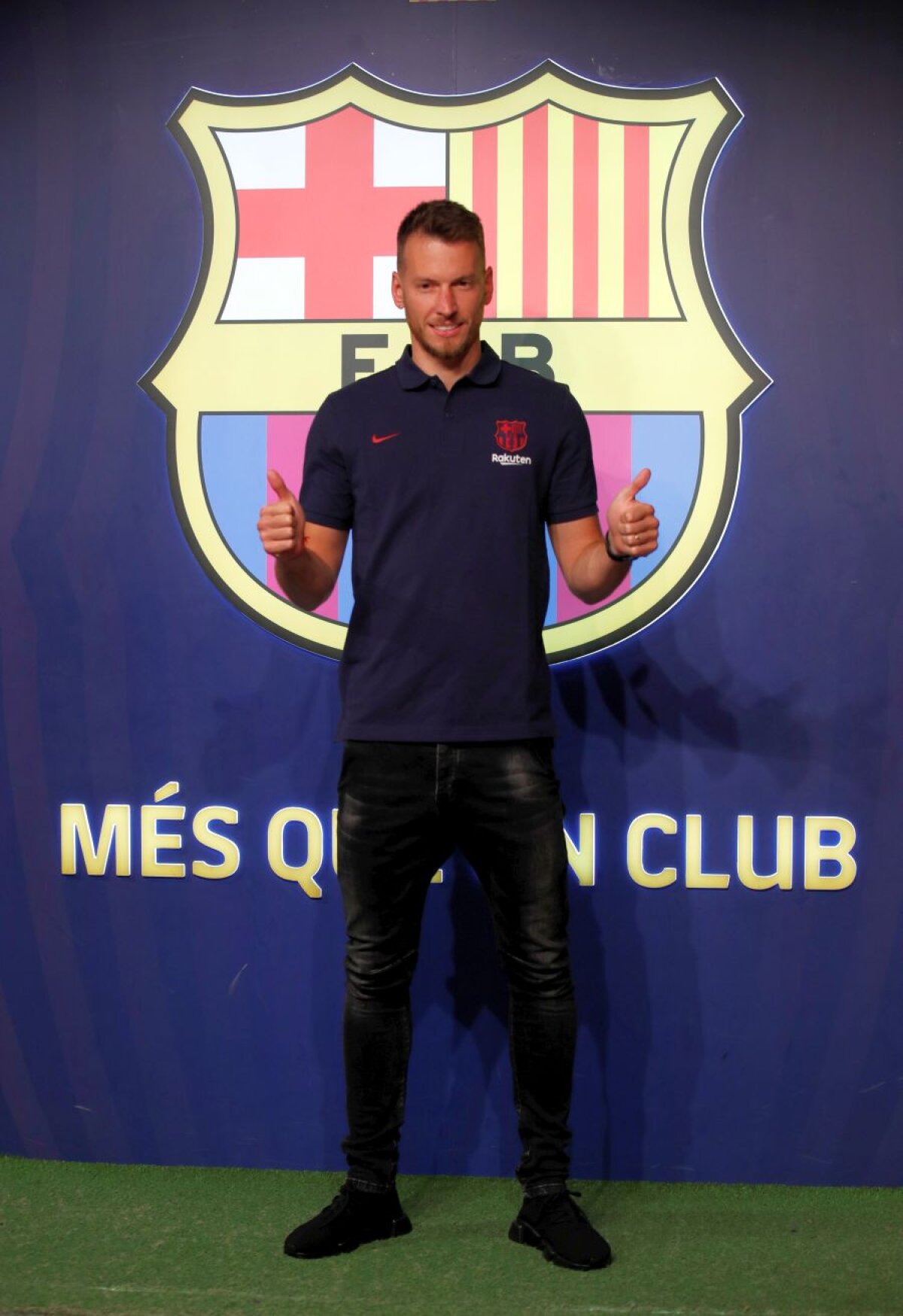 VIDEO+FOTO Neto a fost prezentat la Barcelona! Clauză uriașă de reziliere 