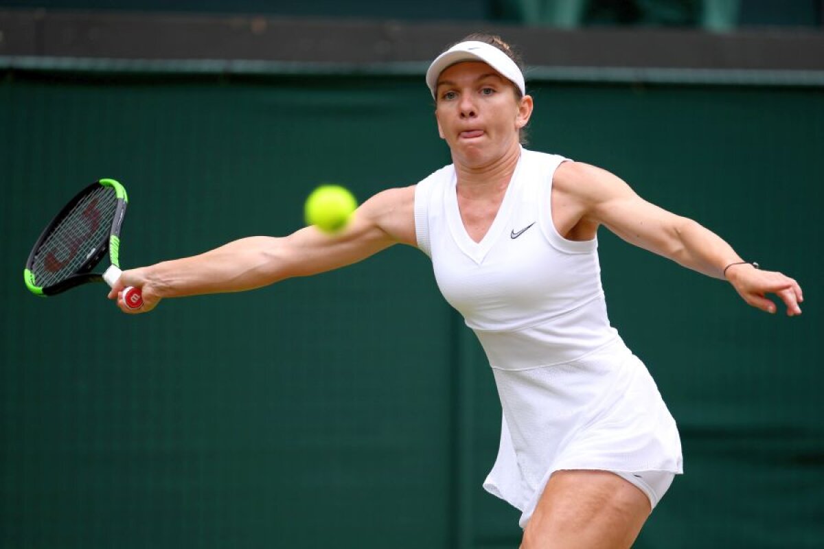 SIMONA HALEP - SHUAI ZHANG 7-6, 6-1 // FOTO + VIDEO Simona Halep, imperială! Jucătoarea noastră s-a calificat în semifinale la Wimbledon după o revenire imensă reușită în fața lui Zhang