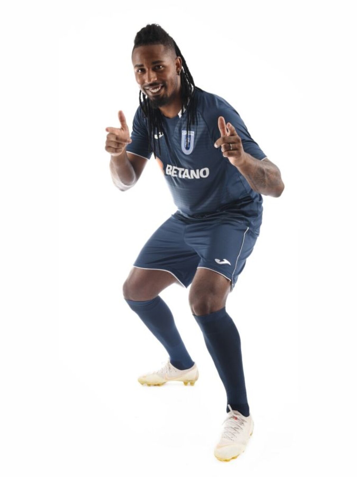 FOTO CSU Craiova și-a prezentat noul echipament: „Destul de frumoase tricourile, să vedem ce vom juca în ele”