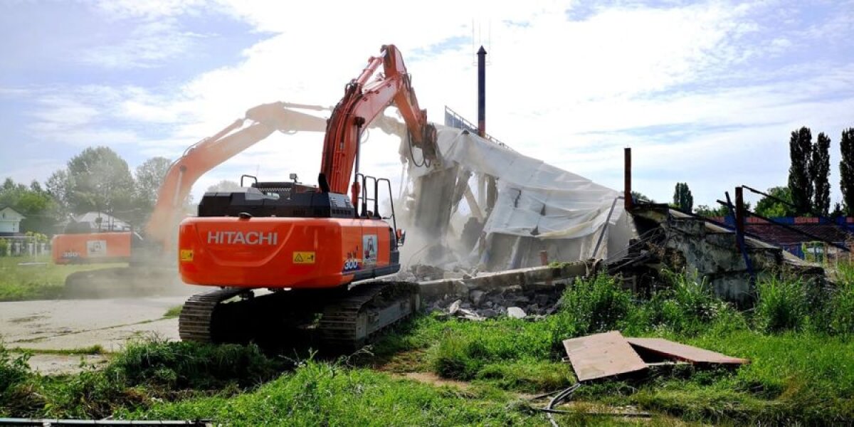 CHINDIA TÂRGOVIȘTE // FOTO Au început lucrările la stadionul din Târgovişte » Investiţie de 5 milioane de euro! Cum va arăta arena