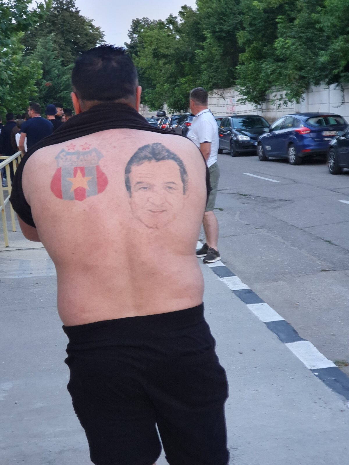 FCSB - MILSAMI ORHEI // FOTO Războiul mentalităților la Giurgiu » Susținătorii lui Gigi Becali și cei care cred că el a distrus clubul au apărut cu imagini inedite :) 