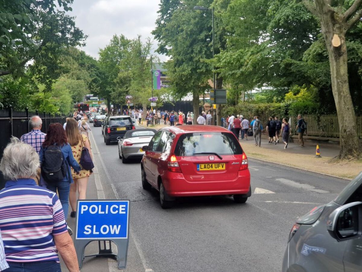 SIMONA HALEP - SERENA WILLIAMS // VIDEO + FOTO Fanii se adună pentru finala de la Wimbledon! Cum arată arena înainte de start + toate biletele sunt epuizate