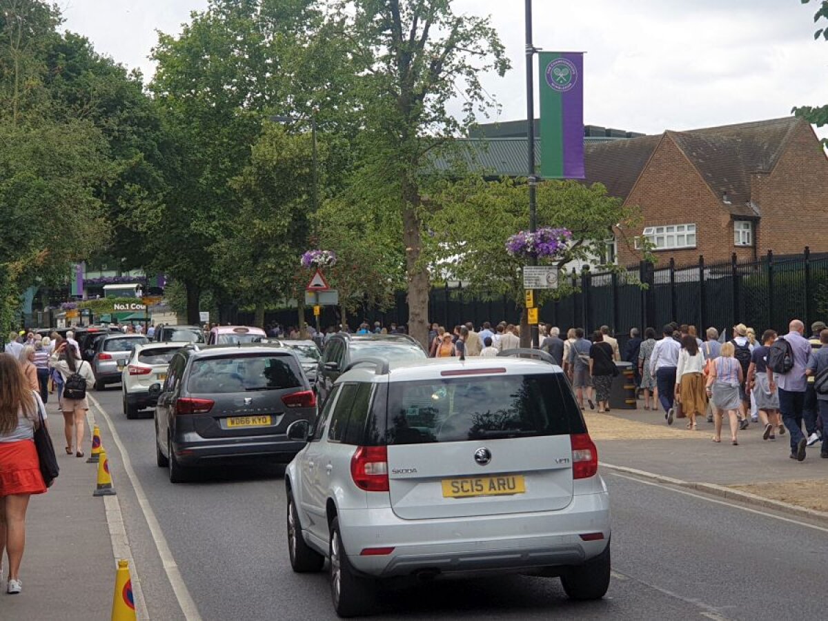 SIMONA HALEP - SERENA WILLIAMS // VIDEO + FOTO Fanii se adună pentru finala de la Wimbledon! Cum arată arena înainte de start + toate biletele sunt epuizate