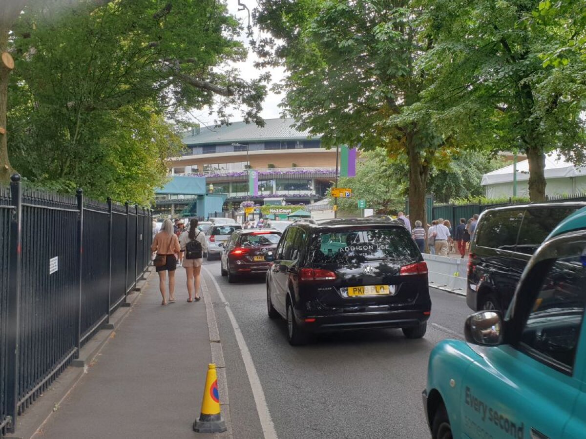 SIMONA HALEP - SERENA WILLIAMS // VIDEO + FOTO Fanii se adună pentru finala de la Wimbledon! Cum arată arena înainte de start + toate biletele sunt epuizate