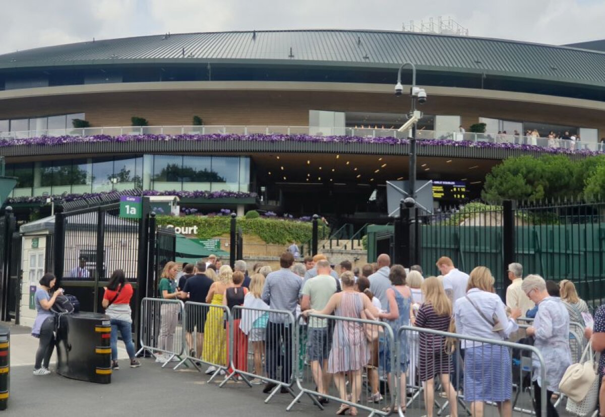 SIMONA HALEP - SERENA WILLIAMS // VIDEO + FOTO Fanii se adună pentru finala de la Wimbledon! Cum arată arena înainte de start + toate biletele sunt epuizate
