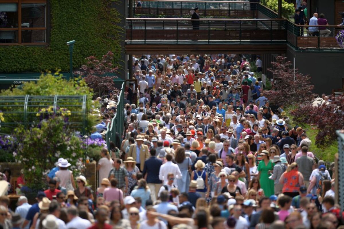SIMONA HALEP - SERENA WILLIAMS // VIDEO + FOTO Fanii se adună pentru finala de la Wimbledon! Cum arată arena înainte de start + toate biletele sunt epuizate