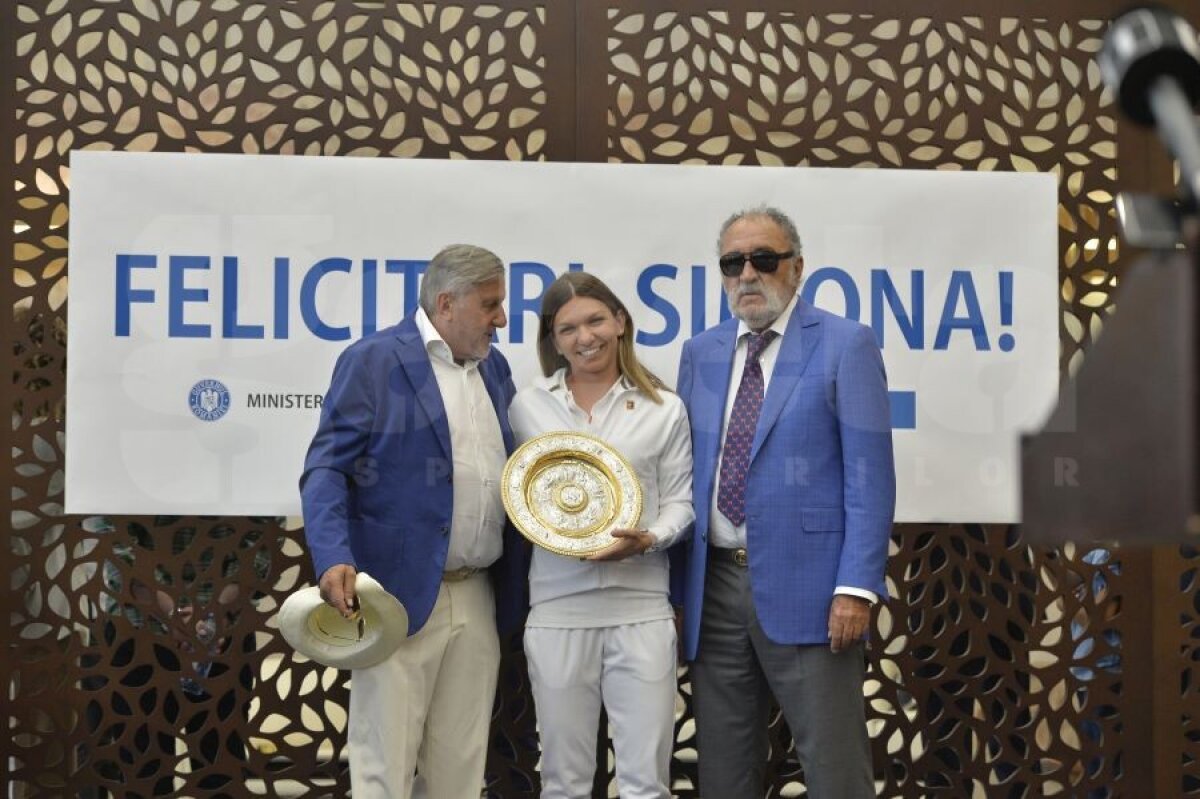 SIMONA HALEP A REVENIT ÎN ROMÂNIA // FOTO De la scară până în Rolls » Cele mai tari 20 de imagini de la sosirea campioanei de la Wimbledon 2019 