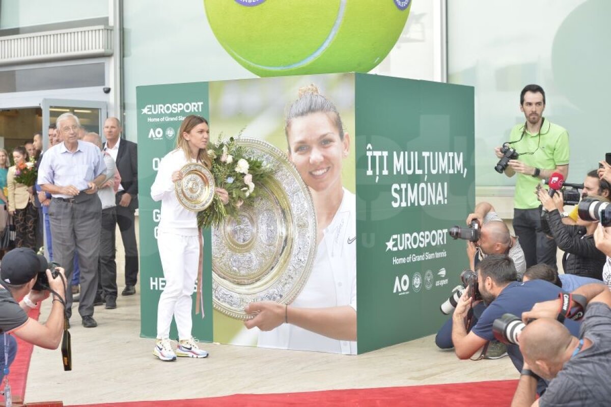 SIMONA HALEP A AJUNS ÎN ROMÂNIA // VIDEO Primire de gală pentru campioana de la Wimbledon 2019: „Domnul Țiriac m-a făcut să cred că o pot bate pe Serena” 