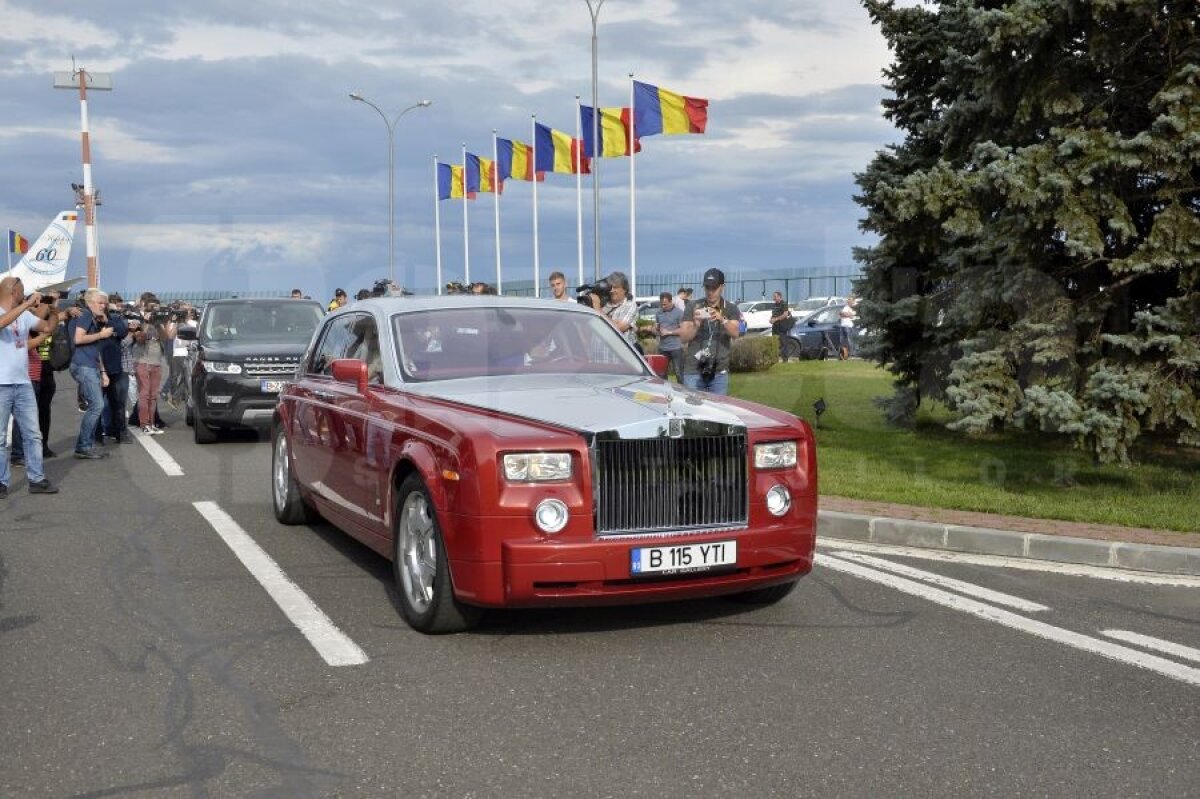 SIMONA HALEP A AJUNS ÎN ROMÂNIA // VIDEO Primire de gală pentru campioana de la Wimbledon 2019: „Domnul Țiriac m-a făcut să cred că o pot bate pe Serena” 