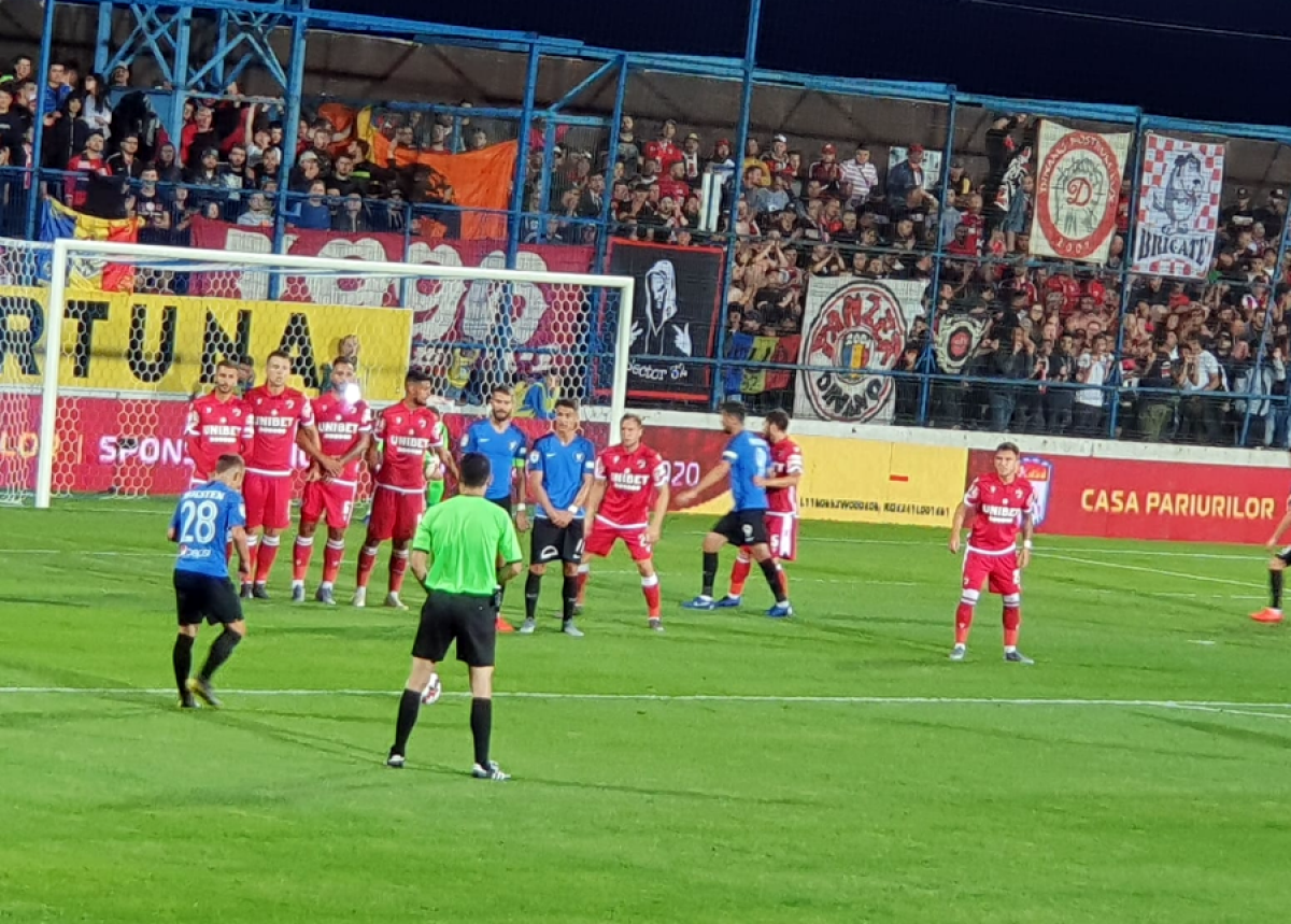 VIITORUL - DINAMO 5-0 // VIDEO + FOTO Debut dezastruos pentru echipa lui Neagoe în noul sezon! + Incidente cu ultrașii, meci întrerupt 20 de minute