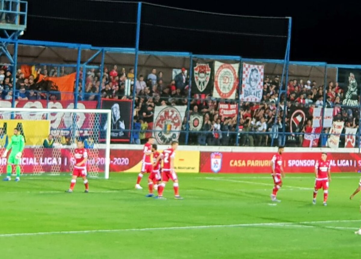 VIITORUL - DINAMO // FOTO Conflict deschis între ultrașii lui Dinamo și Eugen Neagoe! I-au cerut demisia + scandări dure la adresa lui Ionuț Negoiță