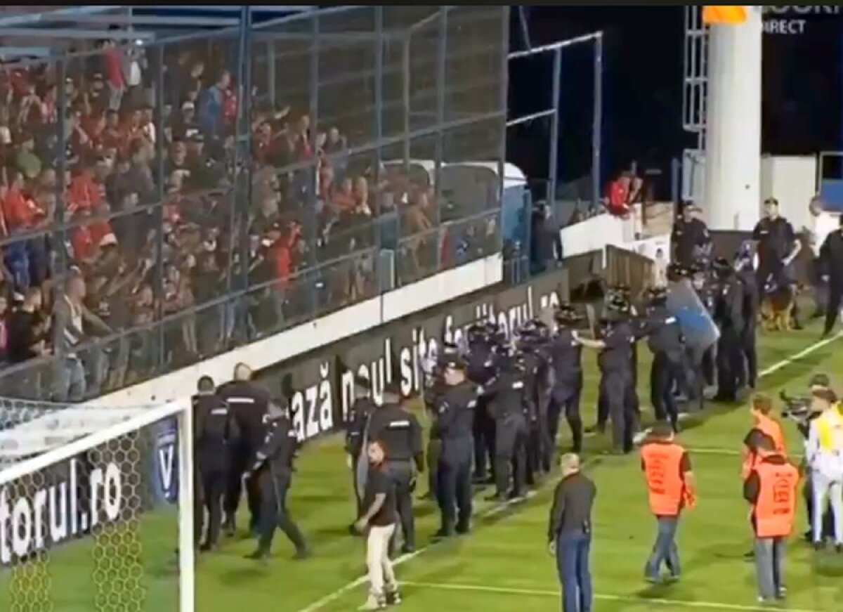 VIITORUL - DINAMO 5-0 // VIDEO + FOTO Scene reprobabile! Fanii lui Dinamo au pătruns pe teren și au întrerupt meciul timp de 20 de minute! Jandarmii au intervenit