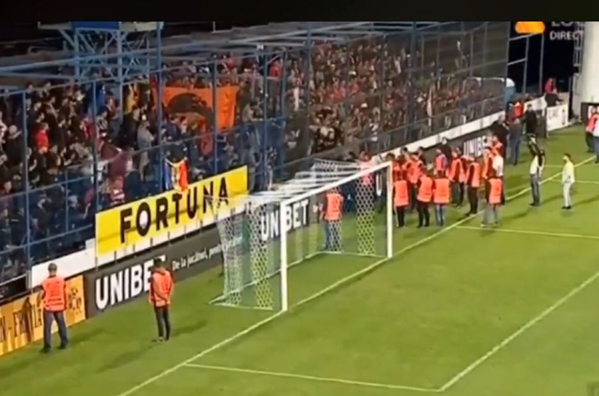 VIITORUL - DINAMO 5-0 // VIDEO + FOTO Scene reprobabile! Fanii lui Dinamo au pătruns pe teren și au întrerupt meciul timp de 20 de minute! Jandarmii au intervenit