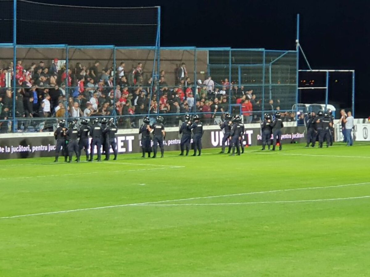 VIITORUL - DINAMO 5-0 // VIDEO + FOTO Debut dezastruos pentru echipa lui Neagoe în noul sezon! + Incidente cu ultrașii, meci întrerupt 20 de minute