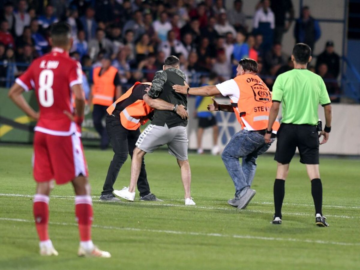 VIITORUL - DINAMO 5-0 // VIDEO + FOTO Debut dezastruos pentru echipa lui Neagoe în noul sezon! + Incidente cu ultrașii, meci întrerupt 20 de minute