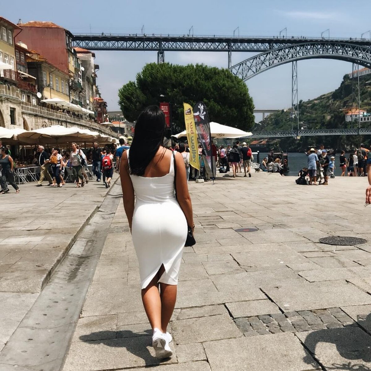 GALERIE FOTO Sara Meireles, comparată cu Kim Kardashian, revine în prim plan! Cele mai sexy imagini cu iubita lui Diogo Salomao, noul transfer de la FCSB