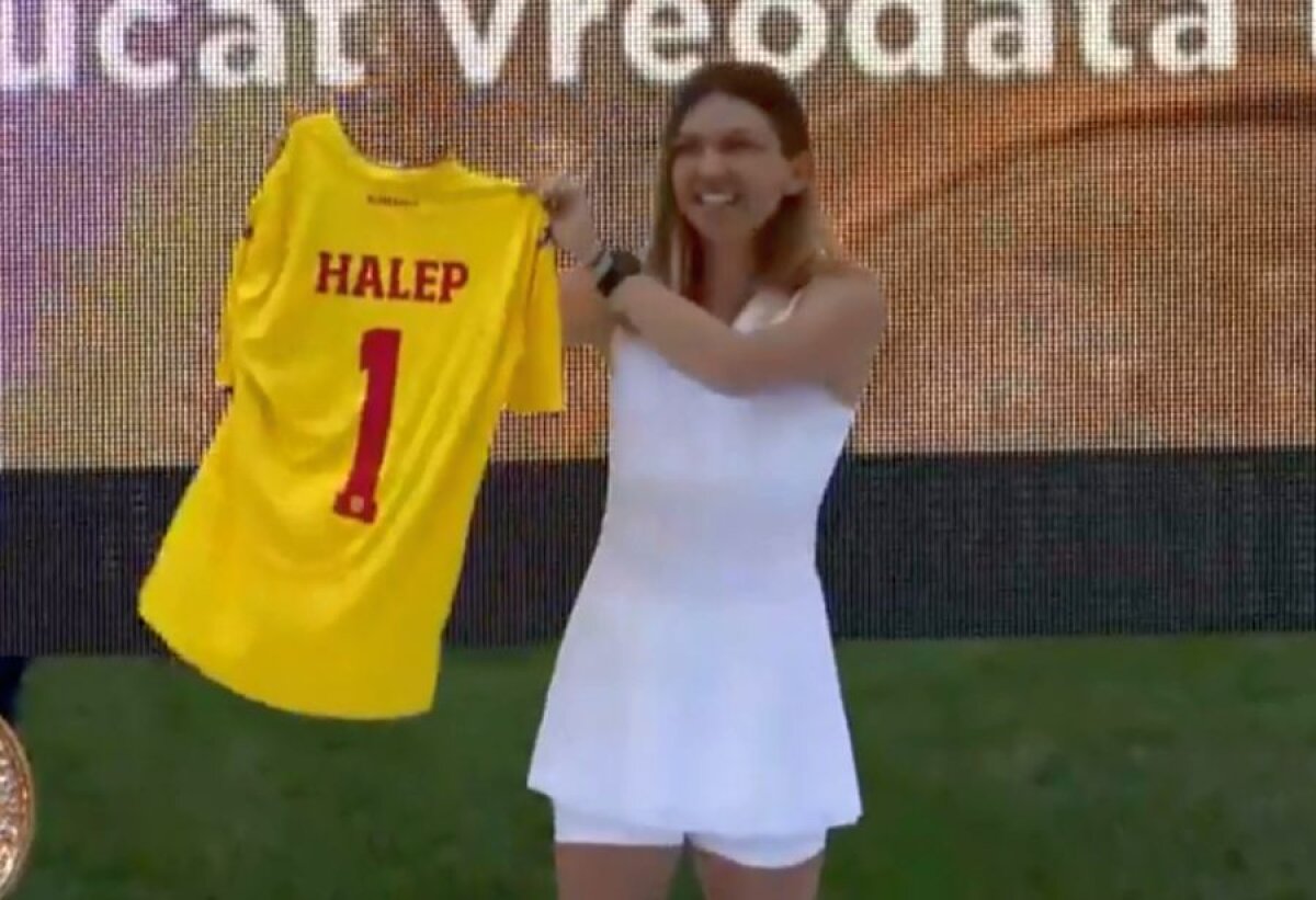 VIDEO+ FOTO Simona Halep a prezentat trofeul de la Wimbledon: „Mulțumesc, România! Vreau ca 1 milion de copii să meargă la tenis” » 30.000 de fani au fost pe Arena Națională