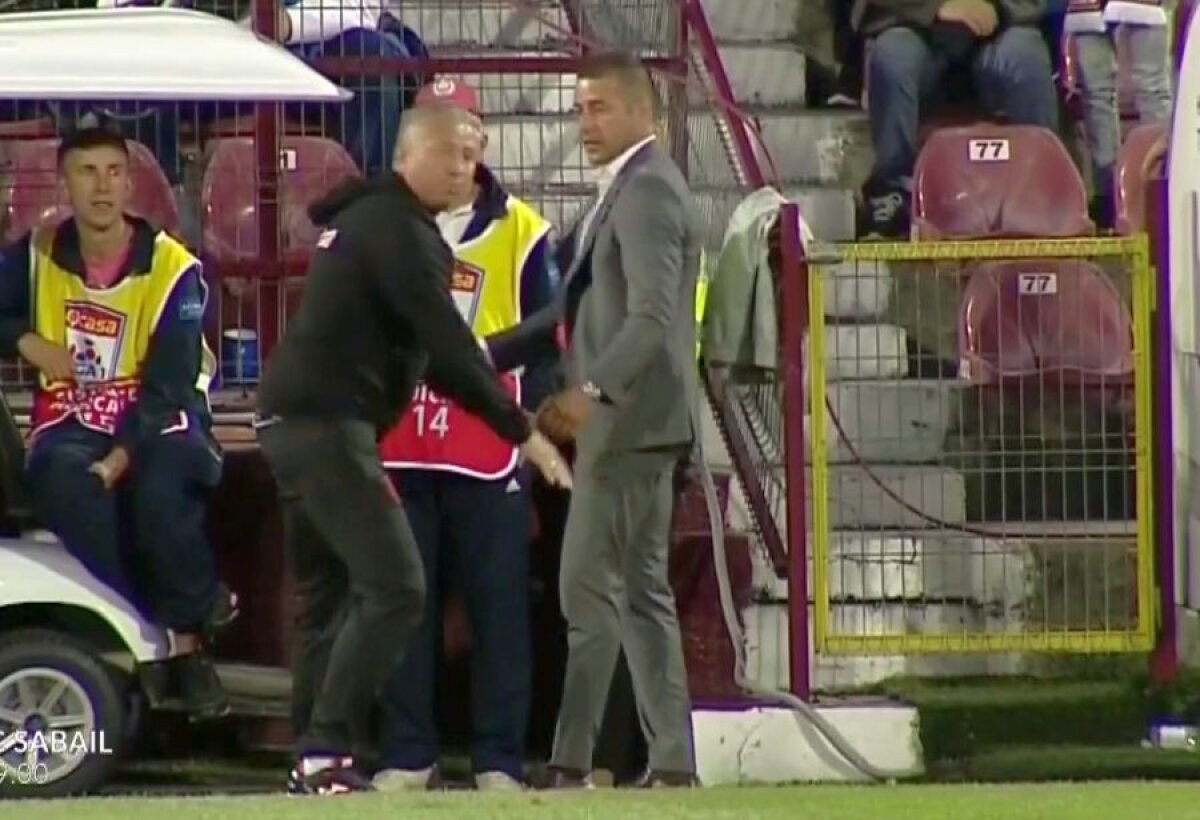 CFR CLUJ - ASTANA // GALERIE FOTO Dan Petrescu, criză de nervi în prima repriză! A fost ținut cu greu de Cristian Panin