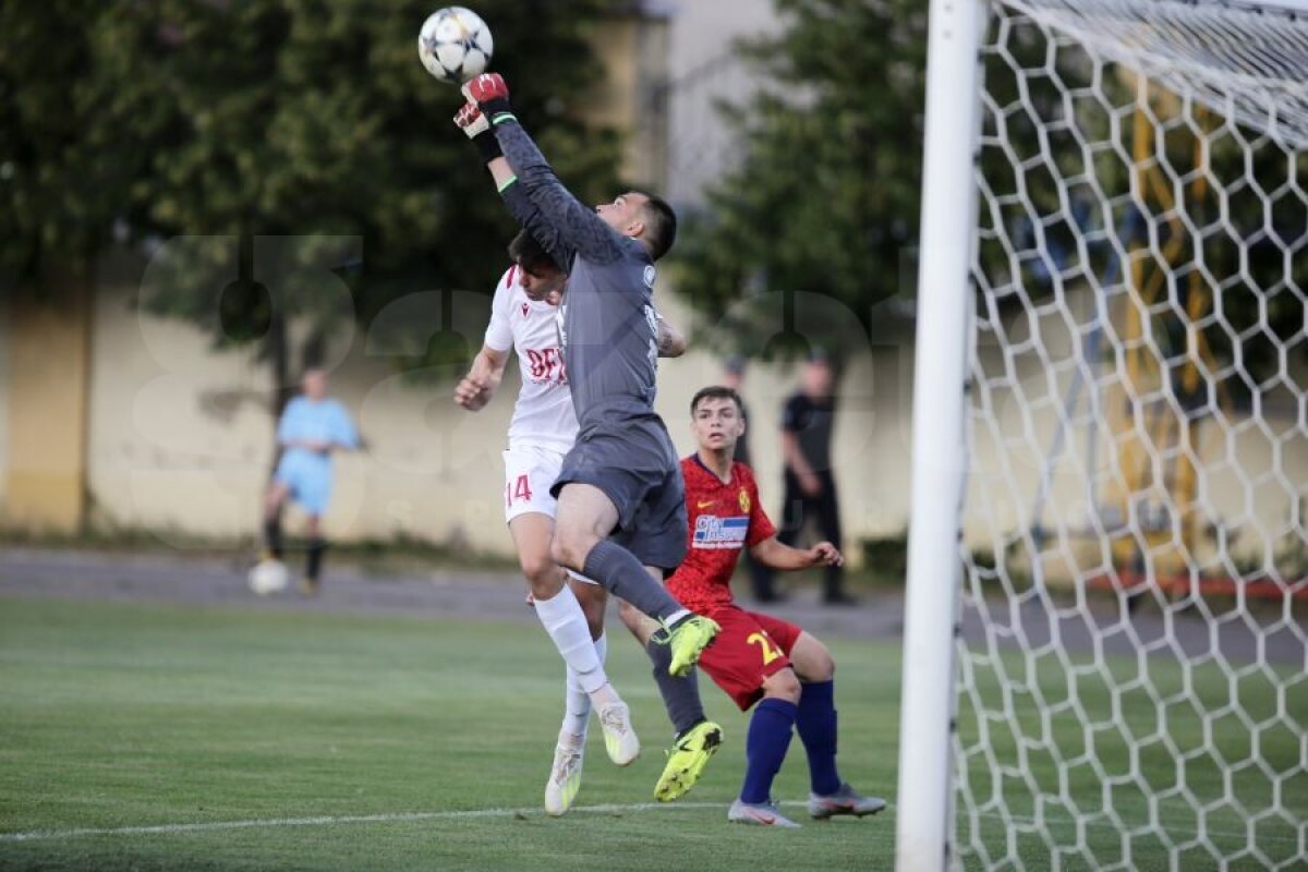 MILSAMI ORHEI - FCSB 1-2 // FOTO + VIDEO » FCSB, calificare fără emoții în turul II din Europa League! Eroul roș-albaștrilor a fost un puști de 17 ani