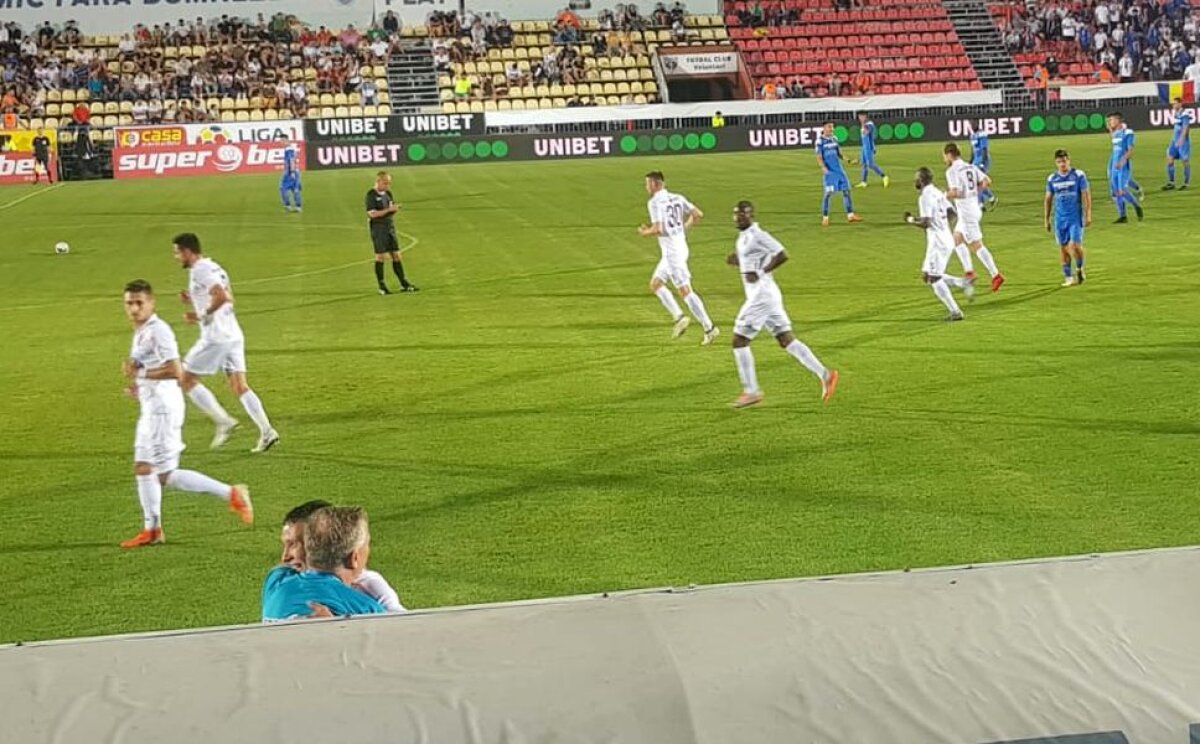 ACADEMICA CLINCENI - CFR CLUJ 1-4 // VIDEO+FOTO Campioana învinge Clinceniul fără emoții » Cestor a marcat la debut