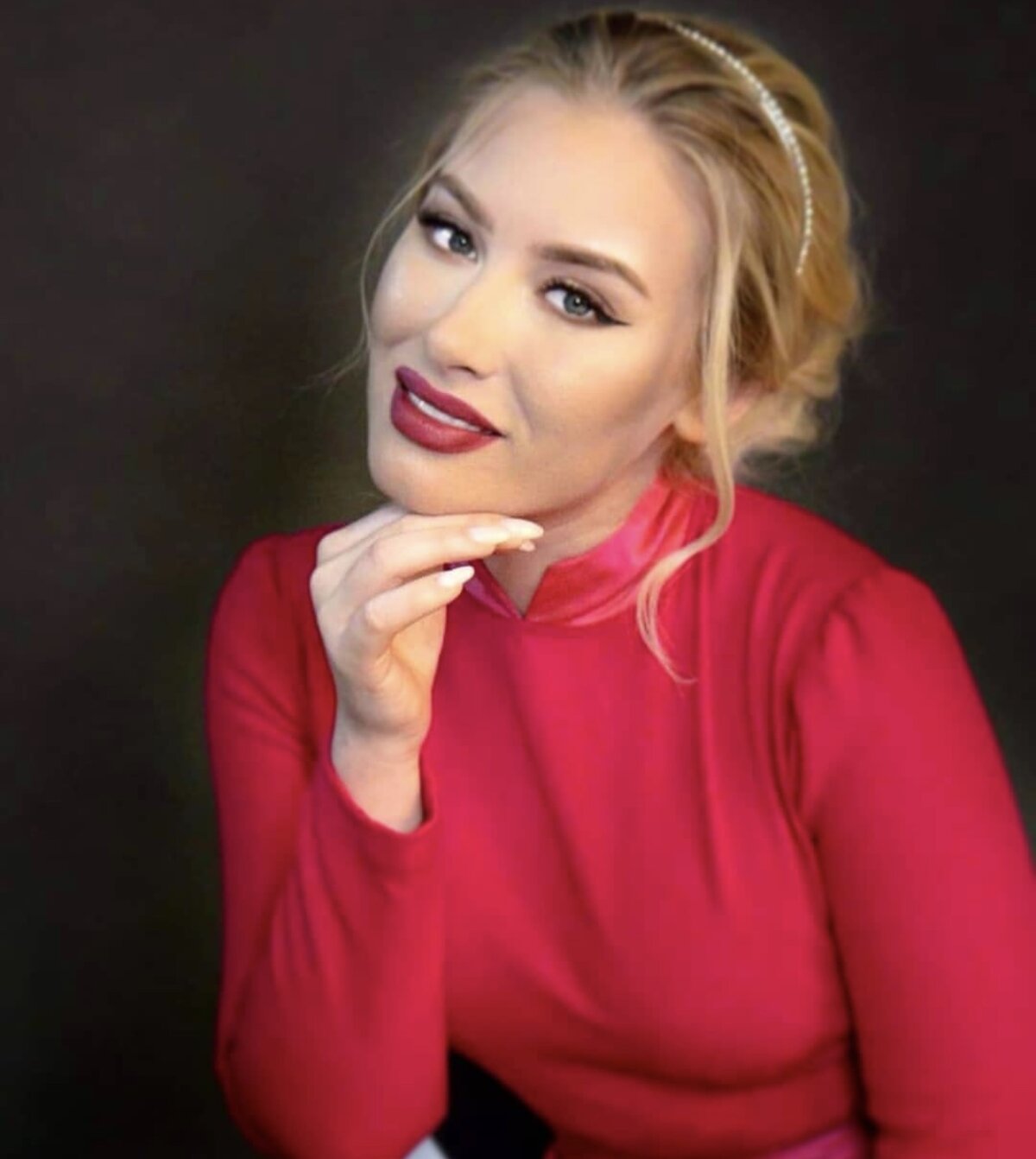 FOTO Irina Baianț, soprana care a impresionat la evenimentul dedicat Simonei Halep: „Fac sport pe scenele și în culisele operelor”