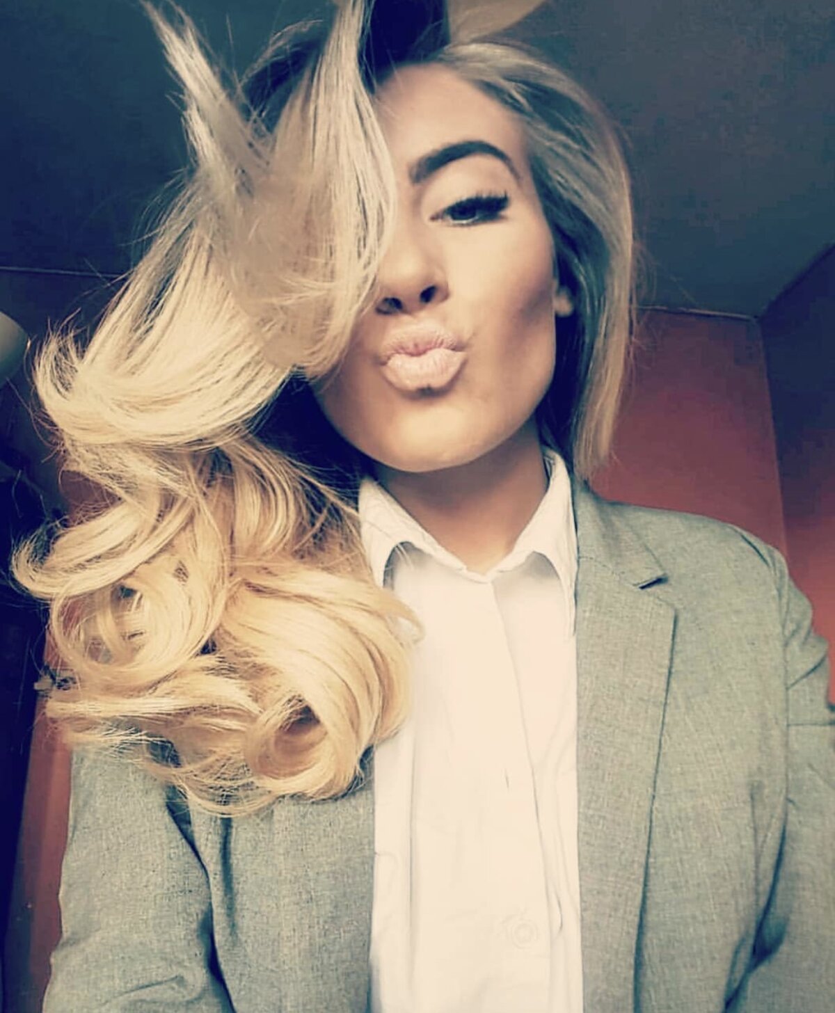 FOTO Irina Baianț, soprana care a impresionat la evenimentul dedicat Simonei Halep: „Fac sport pe scenele și în culisele operelor”