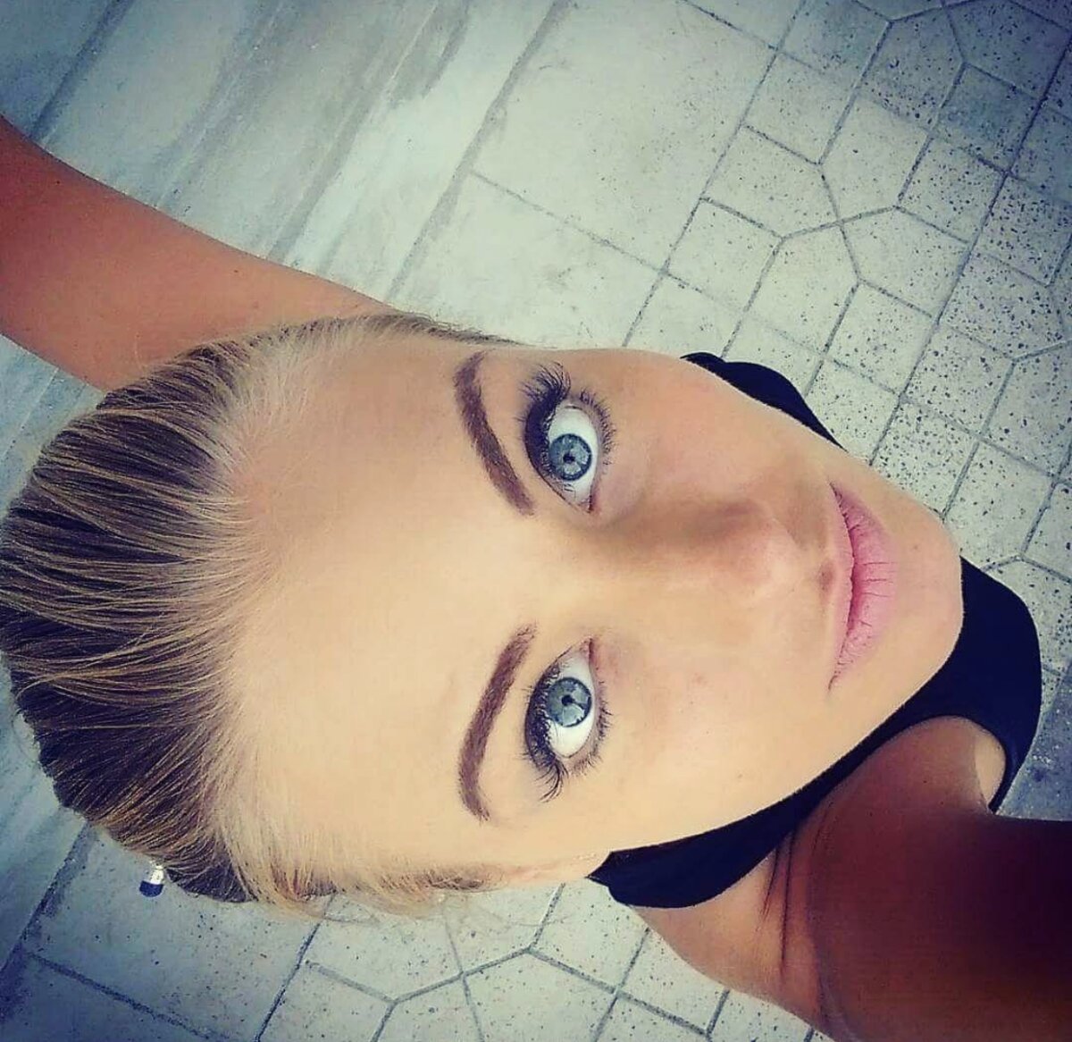 FOTO Irina Baianț, soprana care a impresionat la evenimentul dedicat Simonei Halep: „Fac sport pe scenele și în culisele operelor”