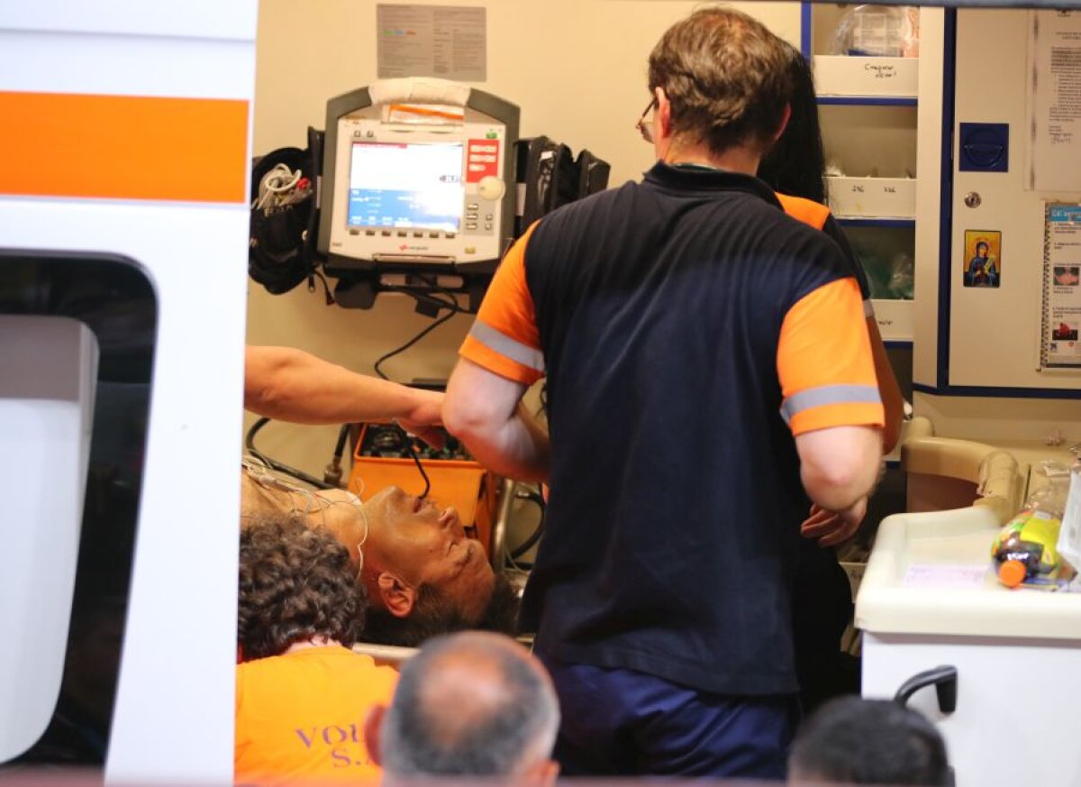 DINAMO - CS UNIVERSITATEA 0-2 // FOTO Eugen Neagoe, dus de urgență la Floreasca după 15 minute de groază! Diagnosticul medicilor: infarct cardiac inferior!