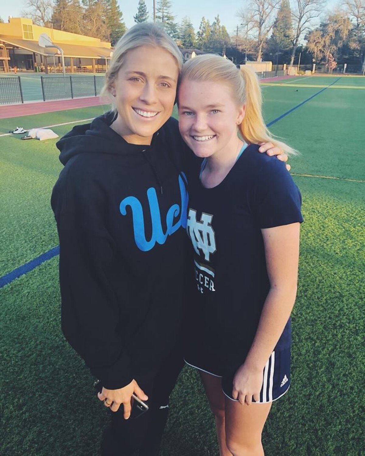 CFR CLUJ - MACCABI TEL AVIV // FOTO Trofee în familie! Aaron Schoenfeld, adversarul lui CFR Cluj, e soțul lui Abby Dahlkemper, campioana lumii cu naționala SUA